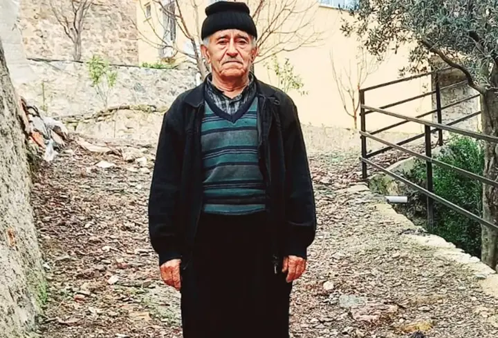 Otomobille çarpışan motosikletli hayatını kaybetti