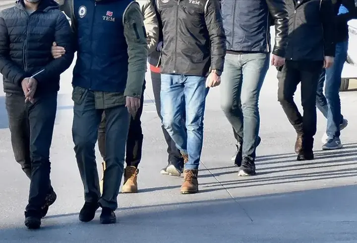 FETÖ’nün TSK mahrem yapılanmasına darbe: 8 kişiye gözaltı