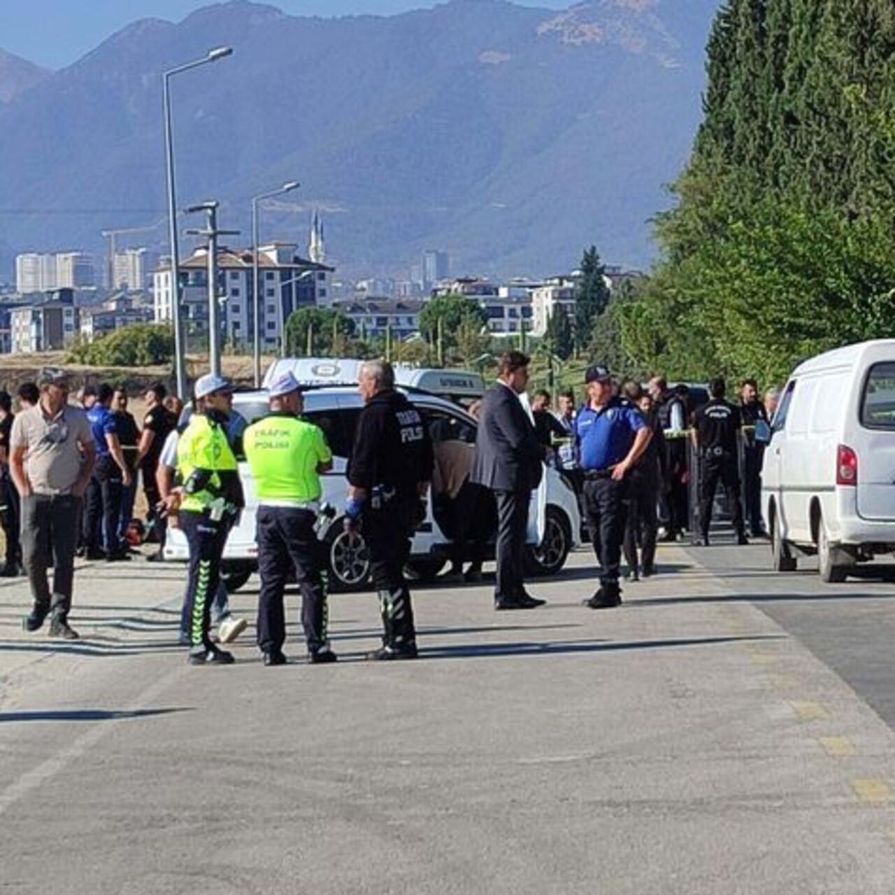 Yol kesti, cinayet işledi, kaçtığı aracın plakalarını söküp gizlendi!