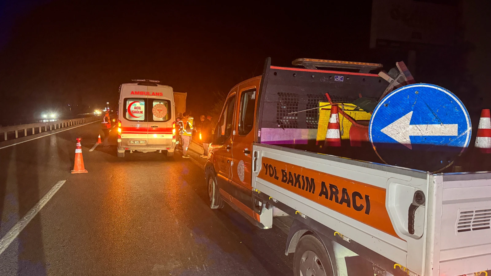 Uşak'ta kamyona çarpan motosiklet sürücüsü öldü
