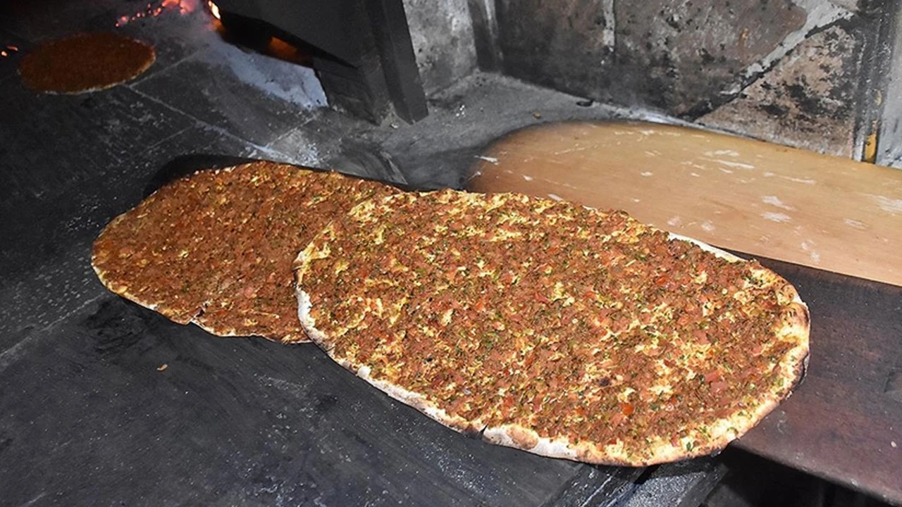 Liste güncellendi: Lahmacunda tek tırnaklı et, sucukta sakatat