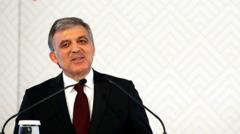 Abdullah Gül: 'Erdoğan'a ve şahsıma yapılanlar, İmamoğlu'na yapılmamalı'
