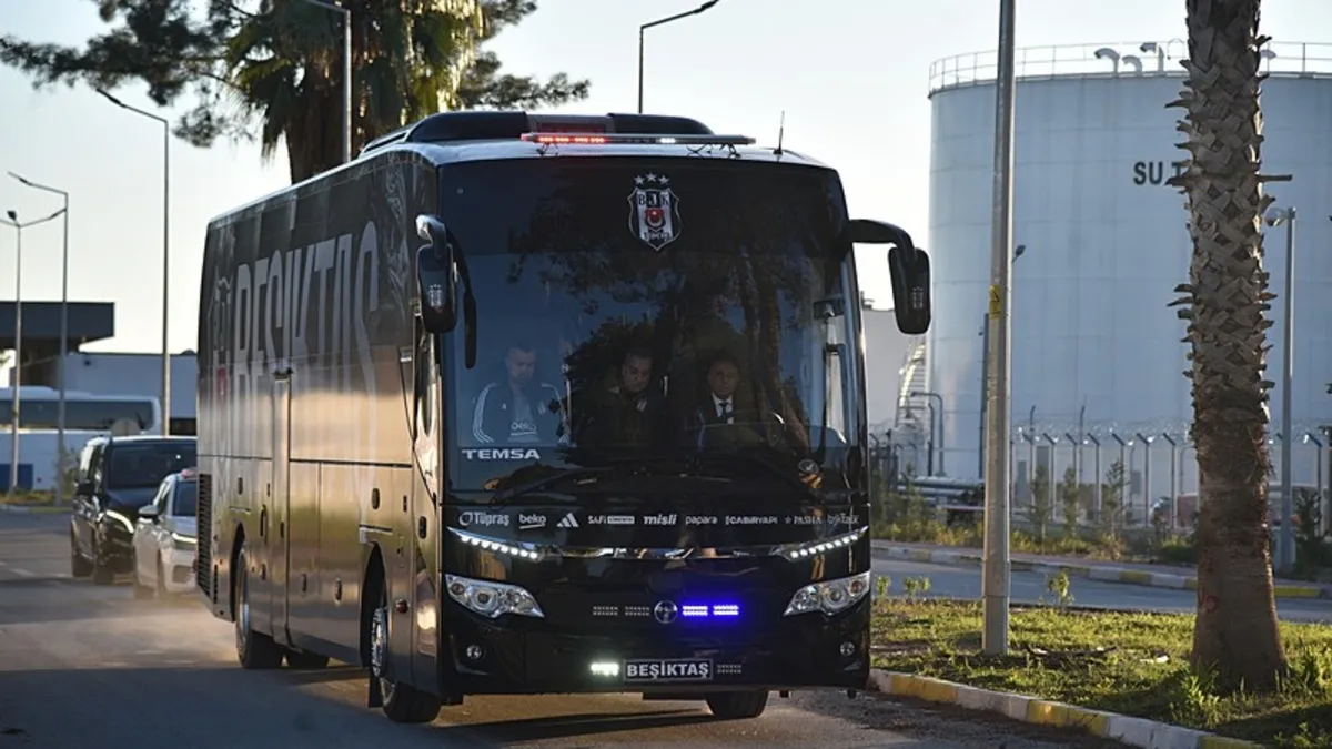 Beşiktaş devre arası hazırlık kampı için Antalya'ya geldi.