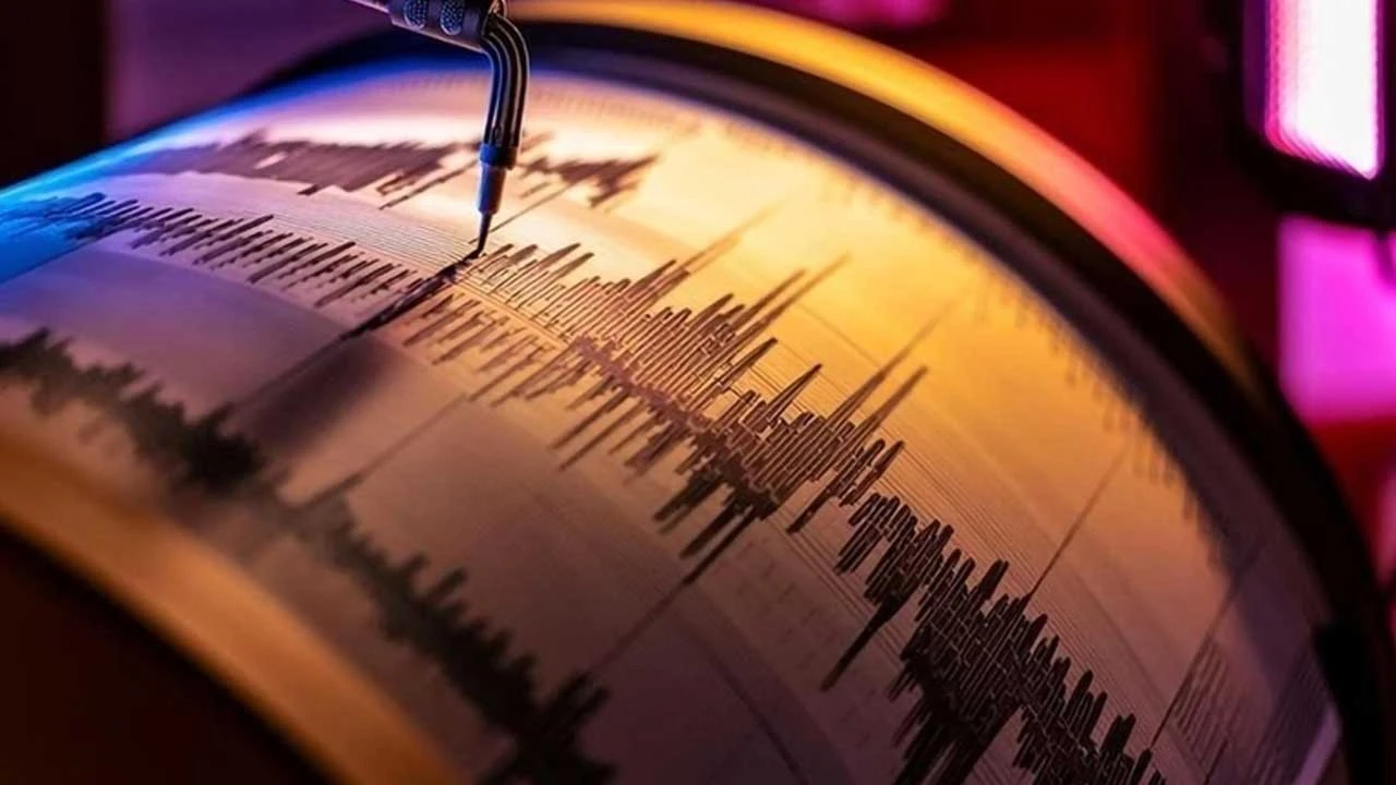 Son Dakika: Bursa beşik gibi: 4,3 büyüklüğünde deprem!