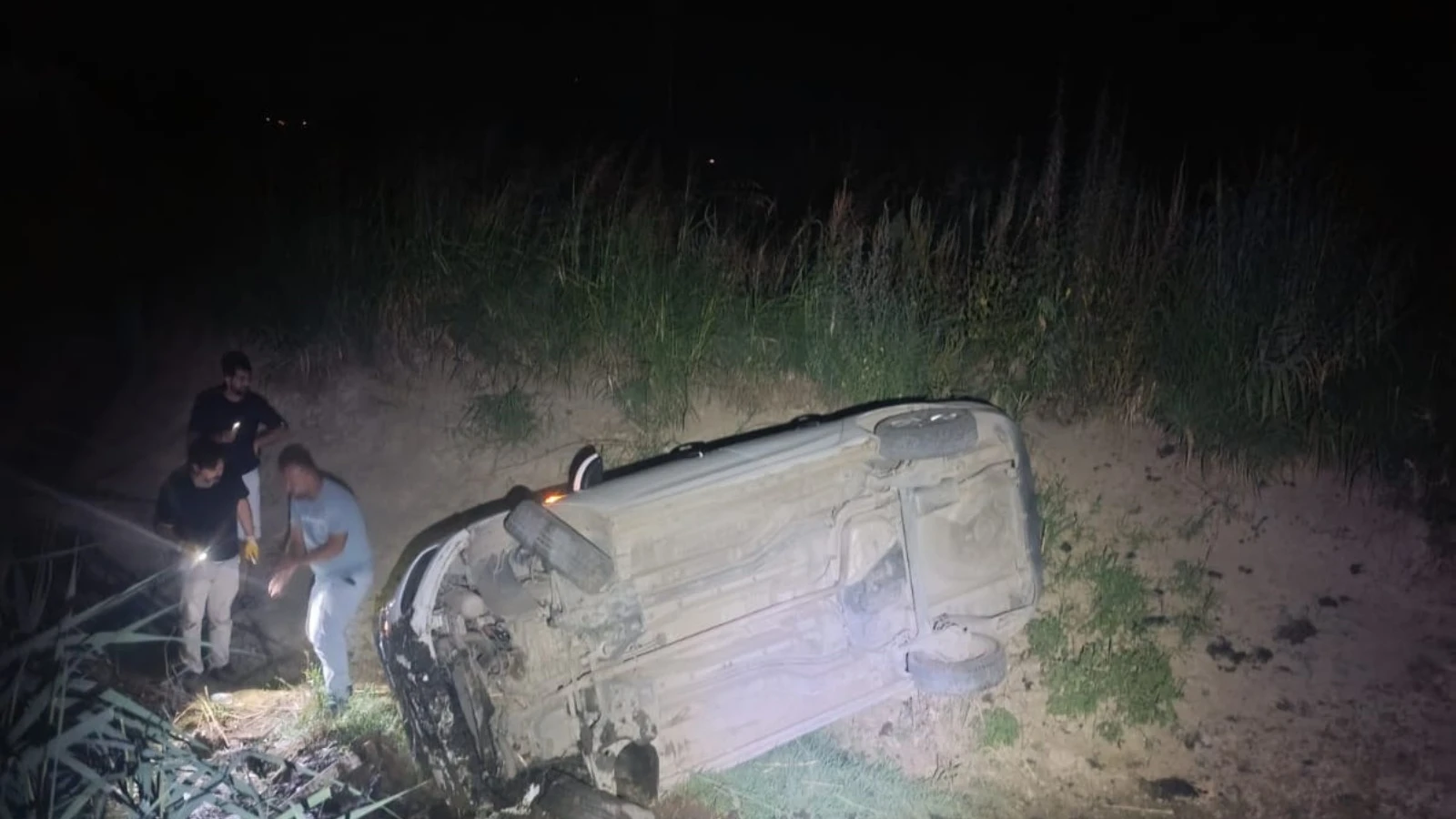 Manisa'da 'dur' ihtarına uymayan 3 kişinin aracından uyuşturucu madde ele geçirildi