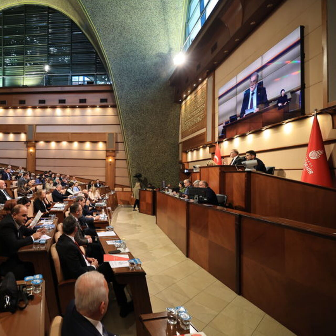 İBB Meclisi'nde su zammı üzerine soru önergesi verildi
