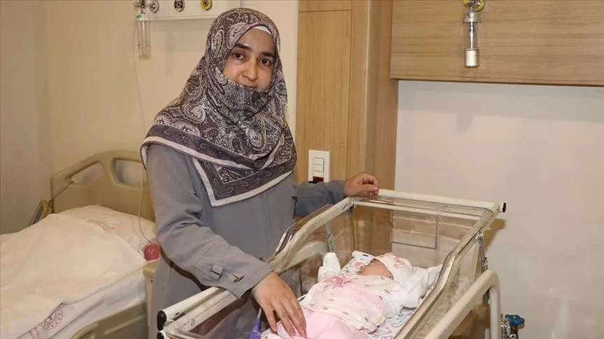 "Yaşamaz" denilen 465 gramlık Hüma bebek anne kucağına kavuştu