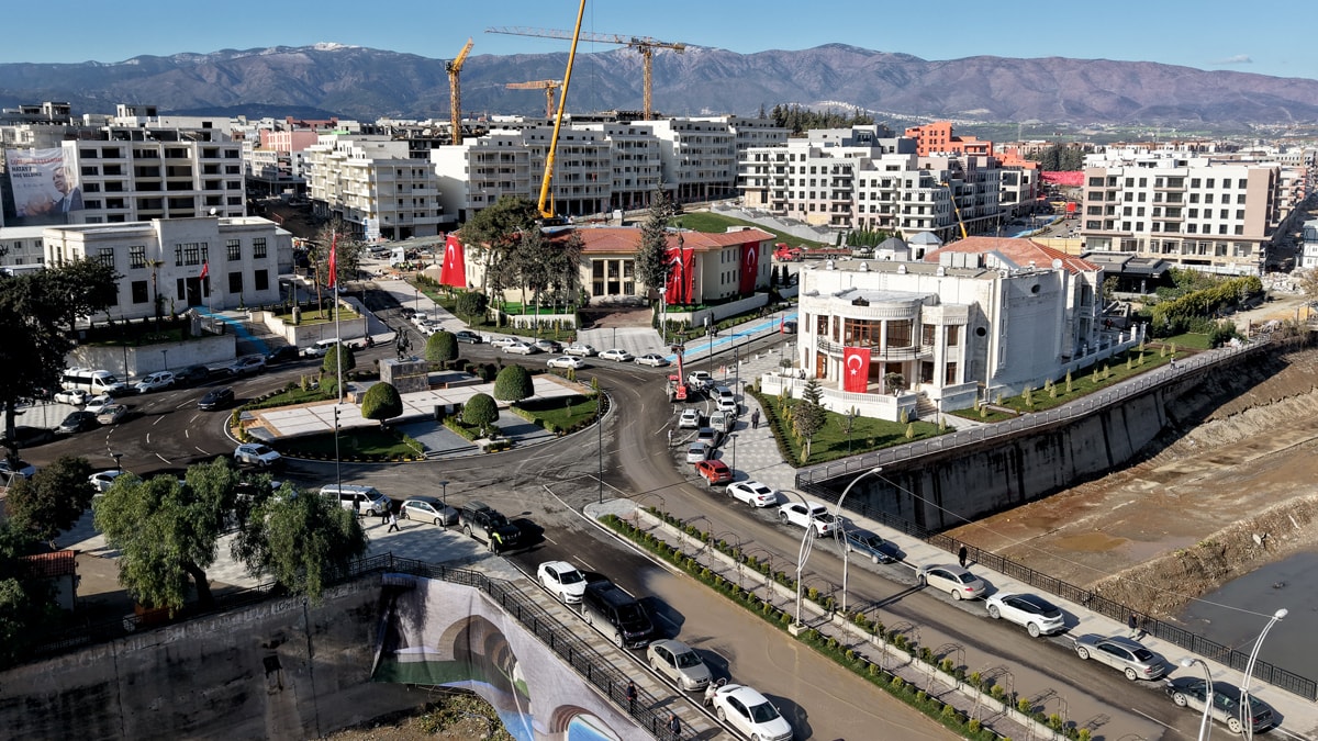 Kentte 48 saattir elektrik yok! Soğukta kalan halk isyanda