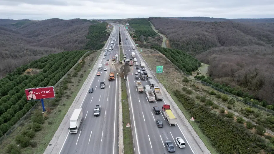 Kuzey Marmara Otoyolu’nda kaza. Şeritler trafiğe kapatıldı