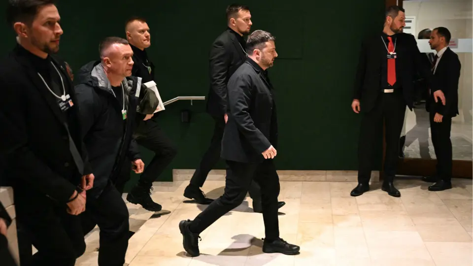 Davos’ta kritik zirve: Trump ve Zelenskiy barış planını görüştü