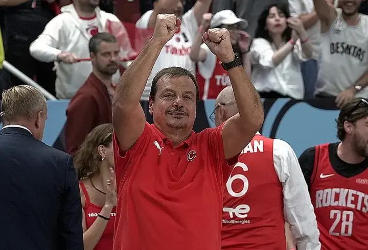 Ergin Ataman, Yunanistan maçı için Riga'ya ek sefer istedi!