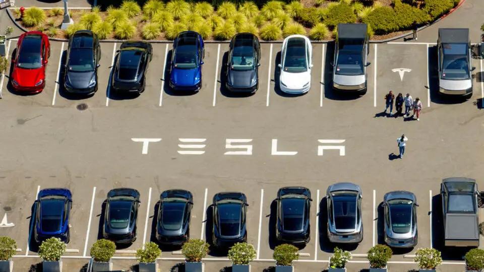 Tesla'nın kârı, rekor satışlara rağmen tahminlerin altında kaldı