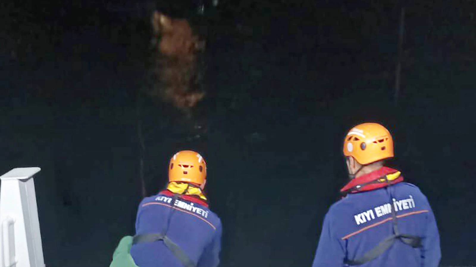 38 metrelik tekne fırtınada sürüklendi, KIYEM ekipleri kurtardı