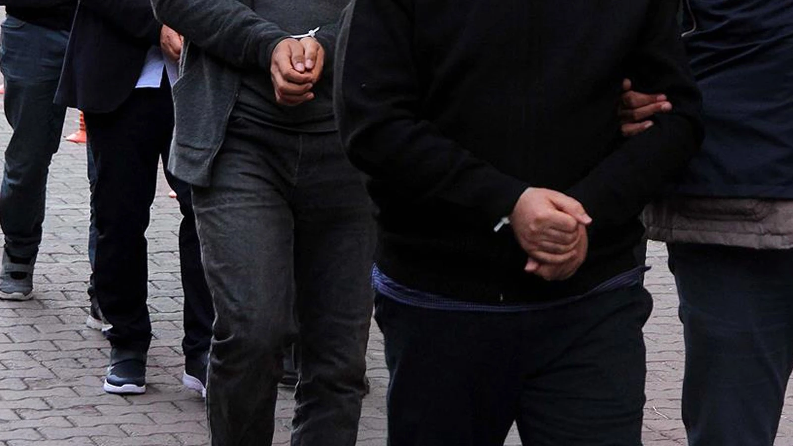 27 ilde FETÖ operasyonu: 73 şüpheliden 48'i tutuklandı