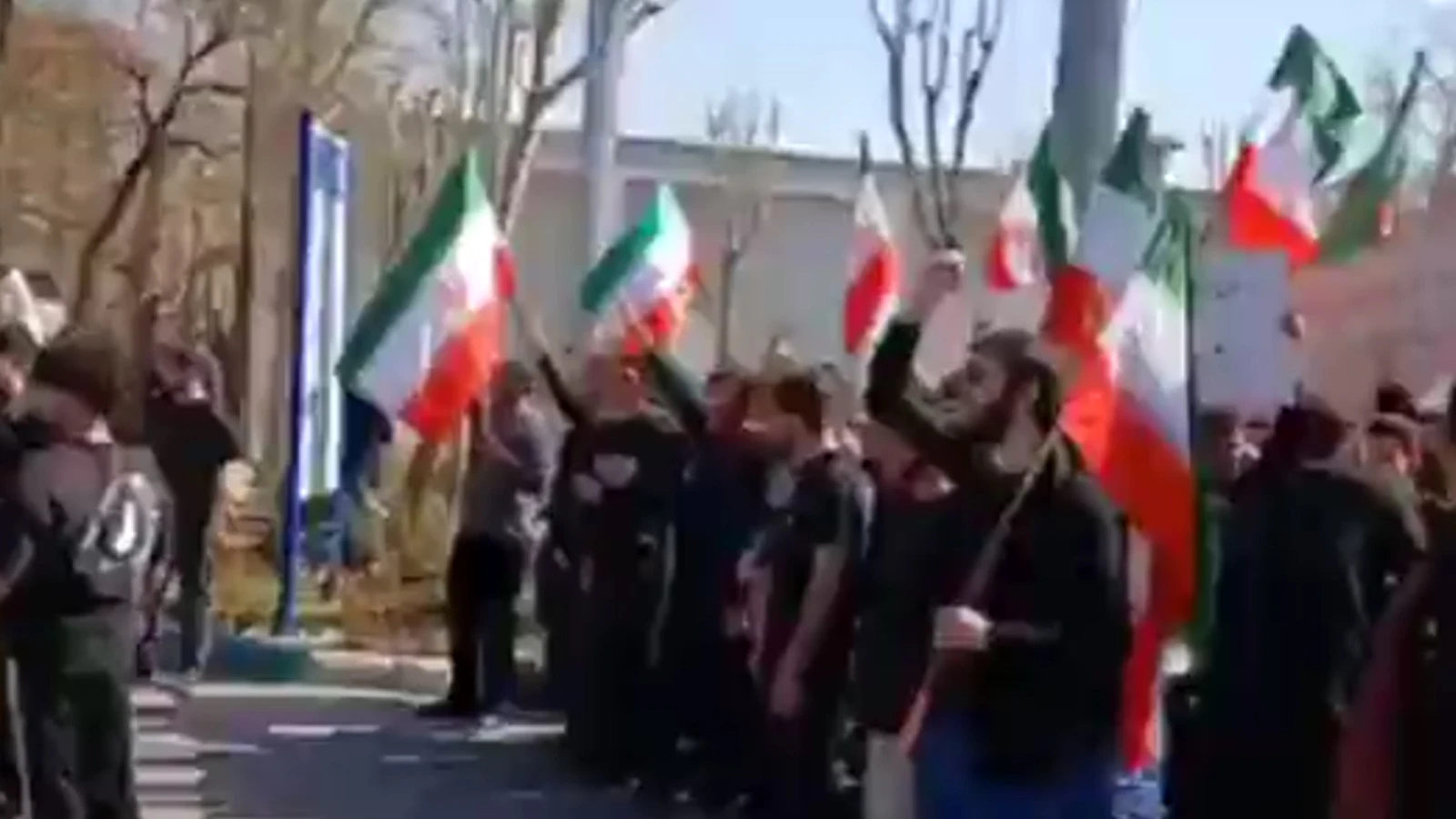 İran'da protestolar yeniden alevlendi! Üniversiteler karıştı