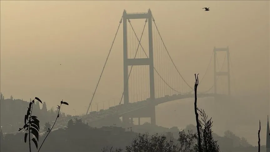 İstanbul'un bazı bölgelerinde sis etkili oluyor