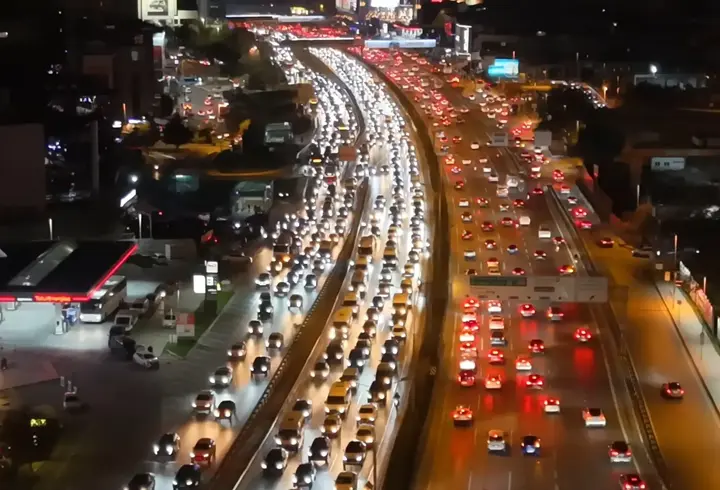 İstanbul'da trafik çilesi! Yoğunluk yüzde 90'a ulaştı
