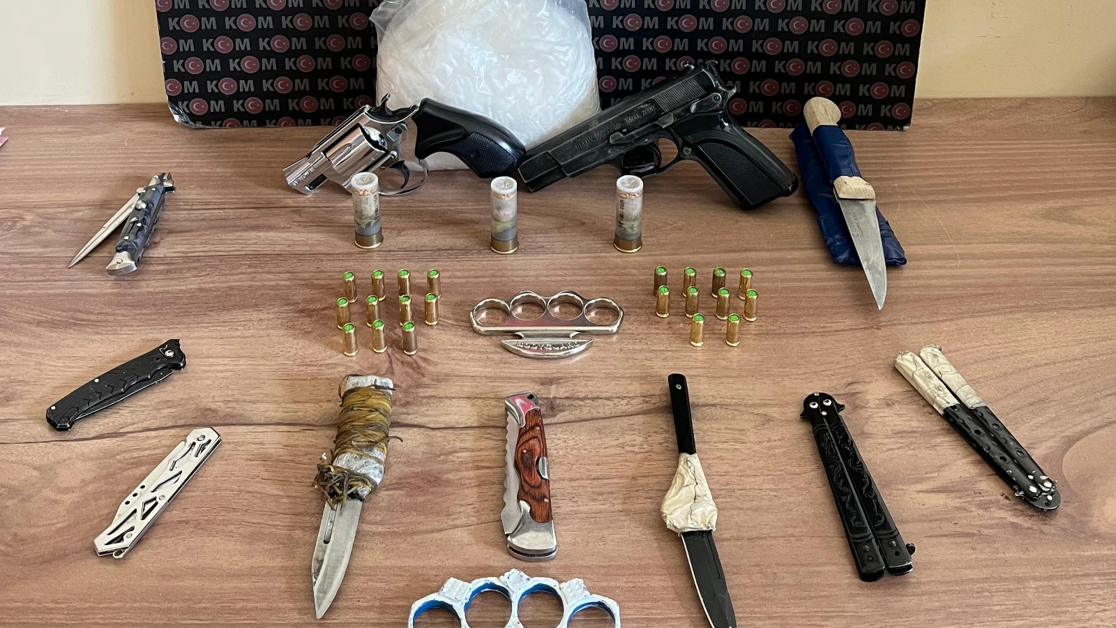 Silah kaçakçılarına eş zamanlı operasyon: 7 gözaltı