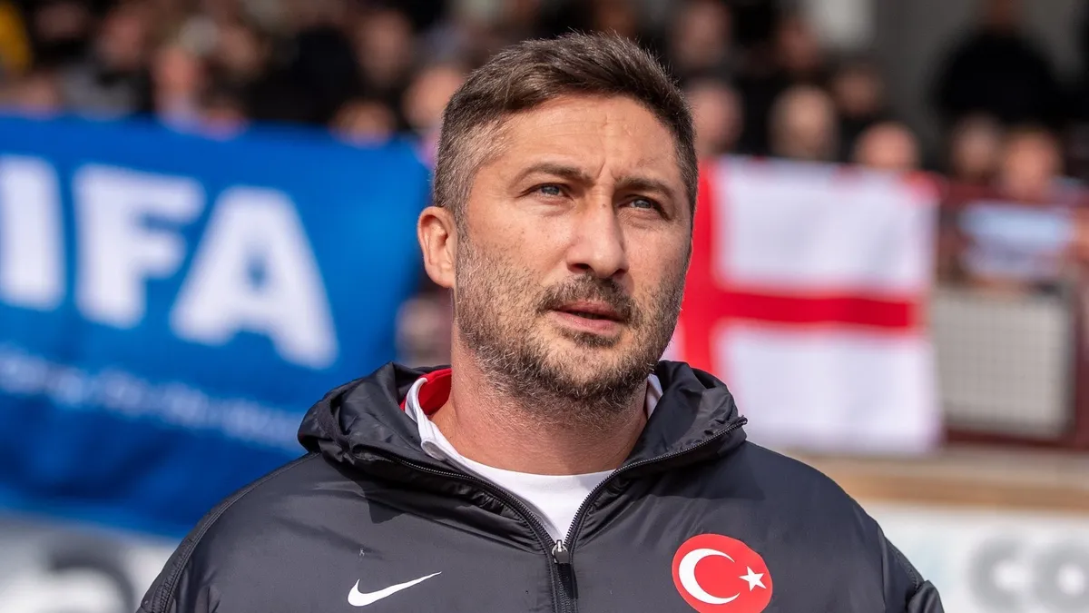 Trabzonsporlu taraftarlardan Sabri Sarıoğlu'na tepki! "Formalite icabı..."