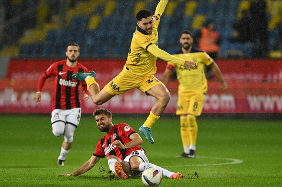 1. Lig'de başkent derbisi: Ankaragücü ile Gençlerbirliği karşı karşıya