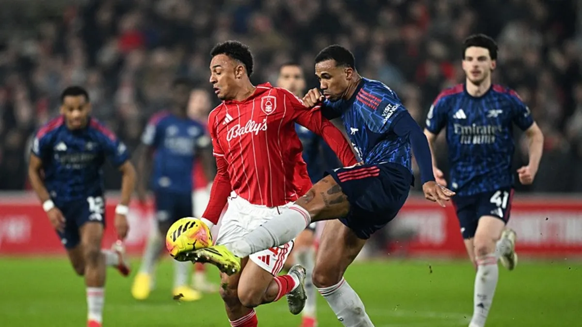 Arsenal fırsat tepti