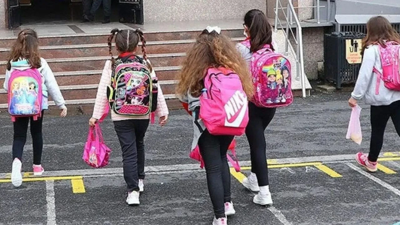 16 Ekim Cuma Okullar Tatil Mi? Son Dakika Bilgisi Geldi! Cuma Günü Okullar Açık Mı?