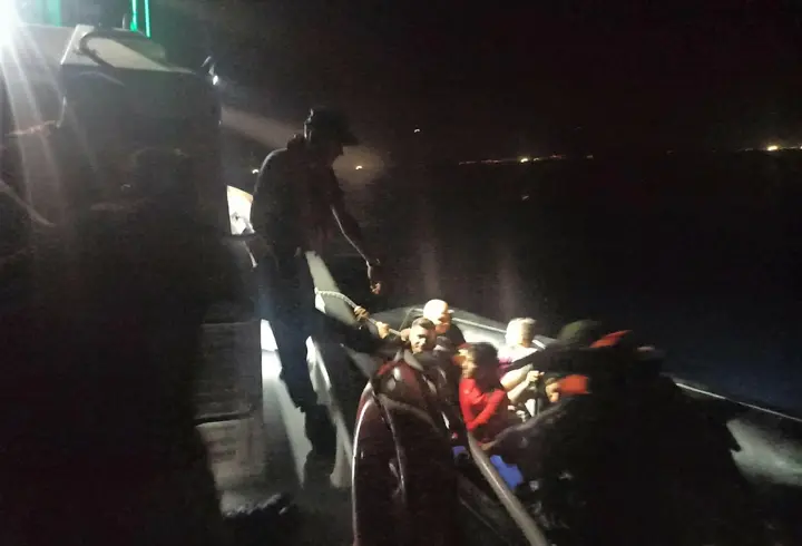 Kuşadası açıklarında 25 kaçak göçmen yakalandı