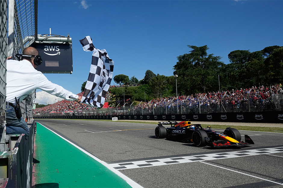 Max Verstappen'nden üst üste 4. zafer: McLaren'in serisi İtalya'da bitti