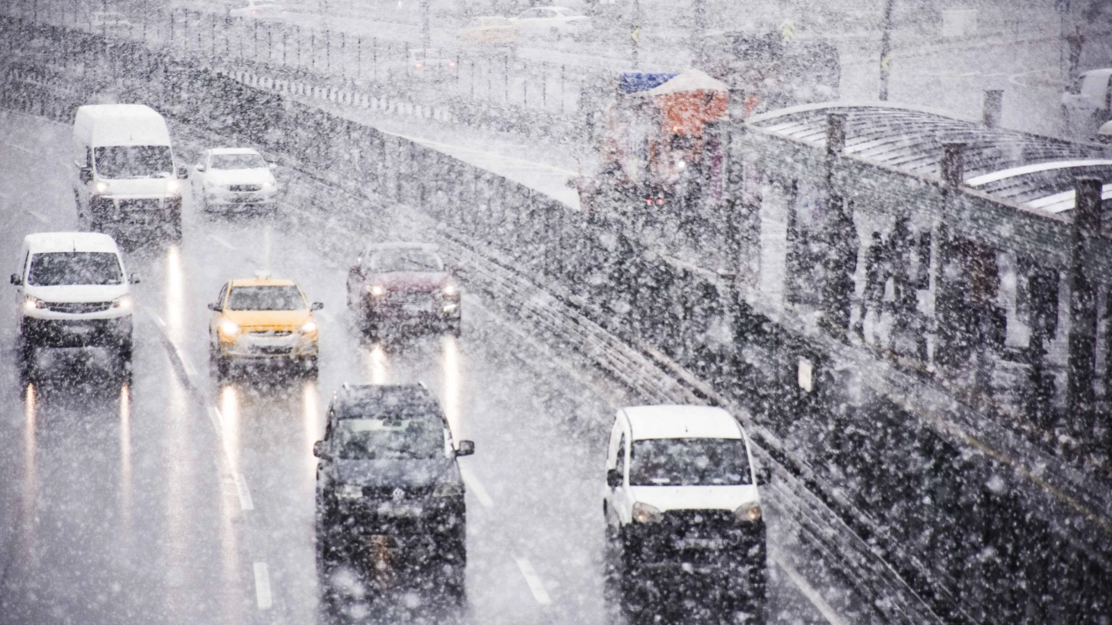 Meteoroloji'den dondurucu soğuk, kar ve sağanak alarmı!