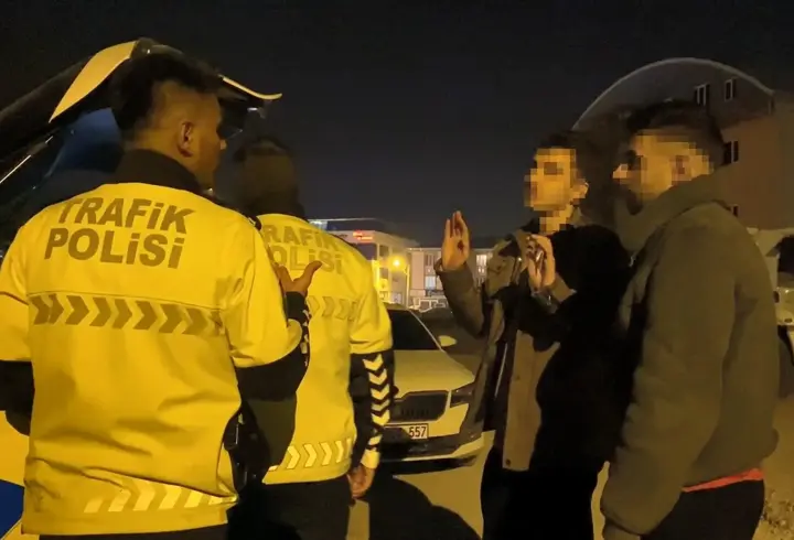 Ehliyetsiz yakalanınca hastaneye gittiğini öne sürdü; 18 bin 678 TL ceza kesildi
