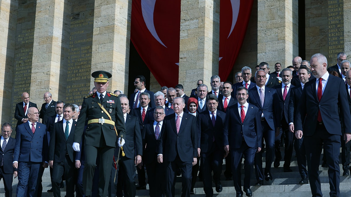 Anıtkabir'de aynı ayıp: Erdoğan sloganları yükseldi