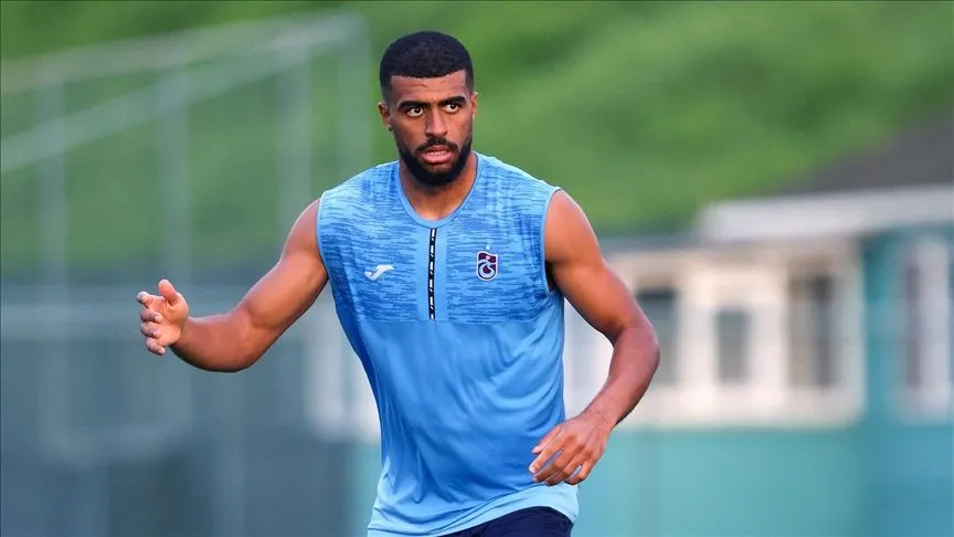 Trabzonsporlu futbolcu Rayyan Baniya ameliyat edildi
