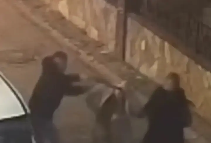 Adres sorma bahanesiyle kolye çalan şüphali gözaltına alındı
