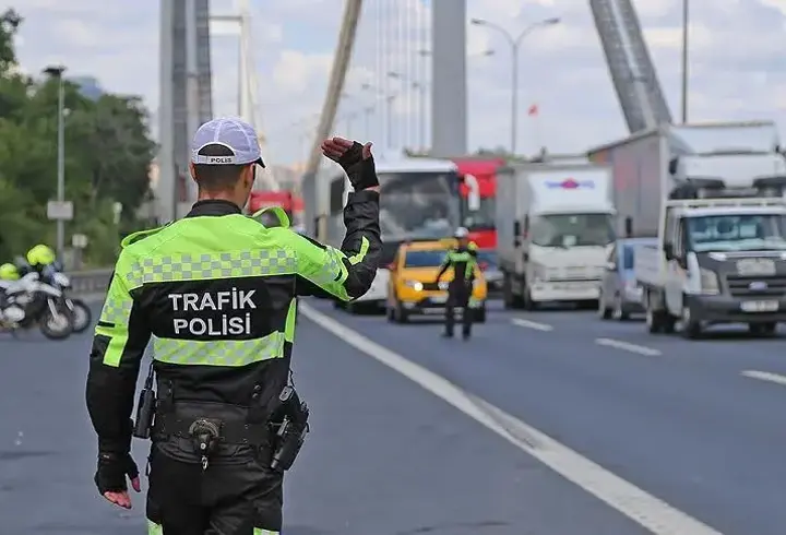 HABER... Trafik cezalarında yeni dönem! Bunu yapan motosiklet sürücüleri yandı: Ehliyetine el konulacak...