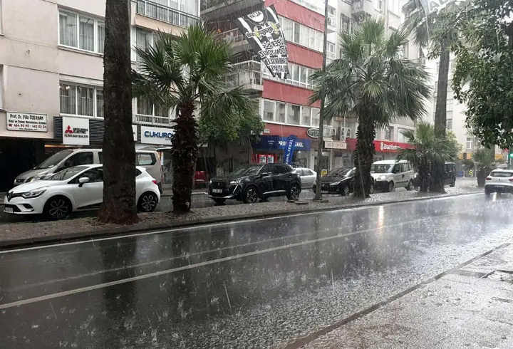 İzmir için kuvvetli sağanak yağmur uyarısı