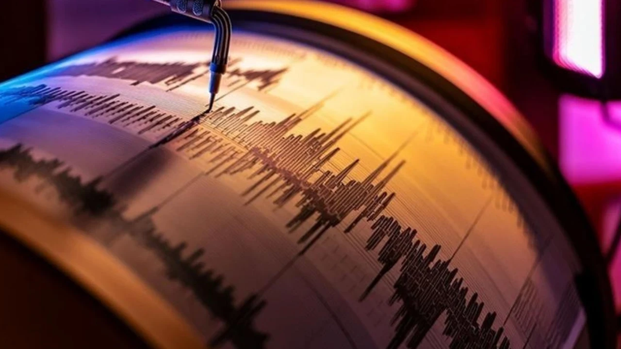 Japonya'da 7,5 büyüklüğündeki depremde 34 kişi yaralandı