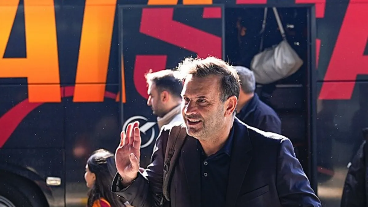 Galatasaray, Liverpool maçı için İngiltere'ye gitti
