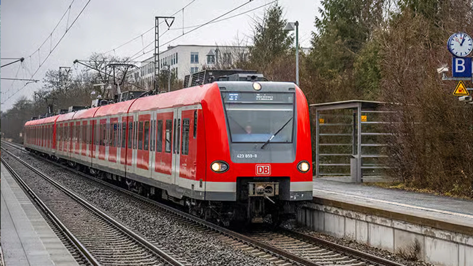Almanya'da Tüm Tren İstasyonlarında Alkol Yasağı Yürürlüğe Girdi