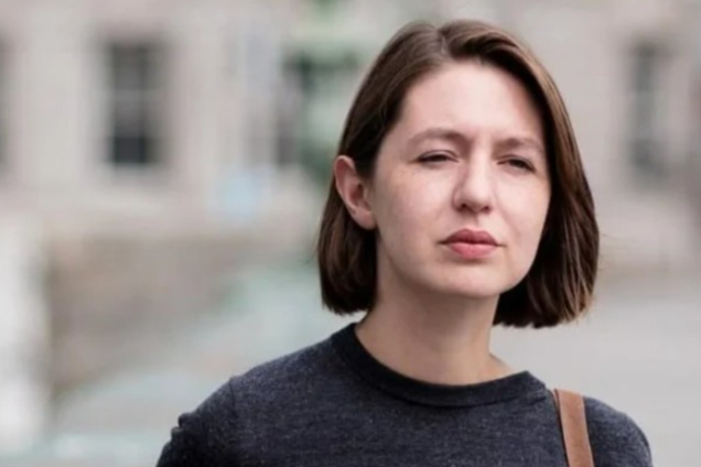'Filistin Action'a Desteği Sonrası: İrlandalı Yazar Sally Rooney'nin Kitapları İngiltere'de Satıştan Kaldırılıyor
