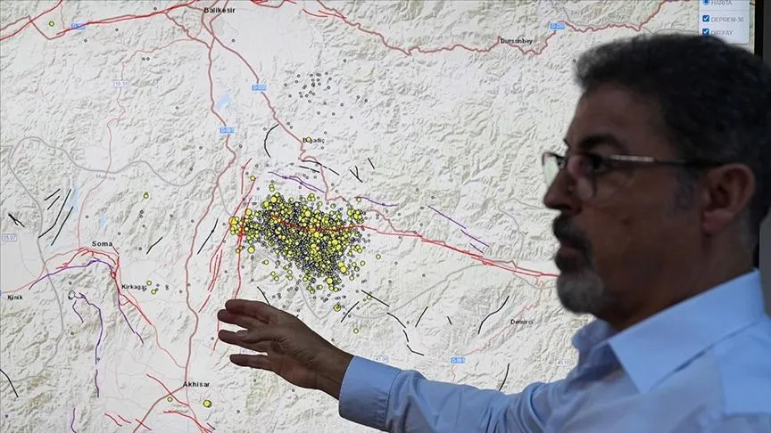 Sındırgı'daki depremin ardından 4 bine yakın artçı sarsıntı gerçekleşti