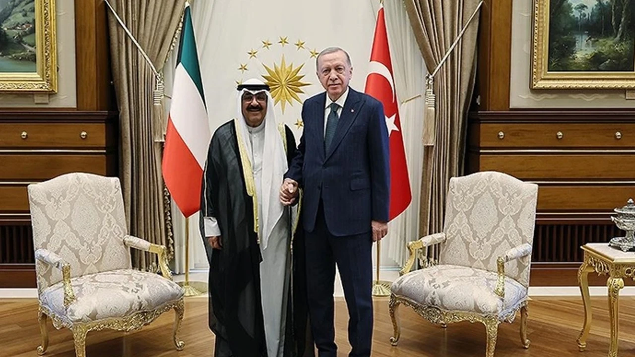 Cumhurbaşkanı Erdoğan, Kuveyt Emiri es-Sabah ile telefonda görüştü