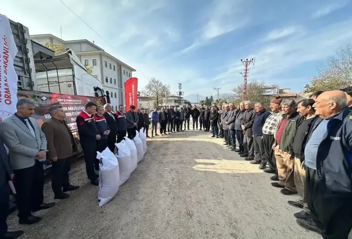 Osmaniye’de çiftçilere sertifikalı nohut tohumu dağıtıldı
