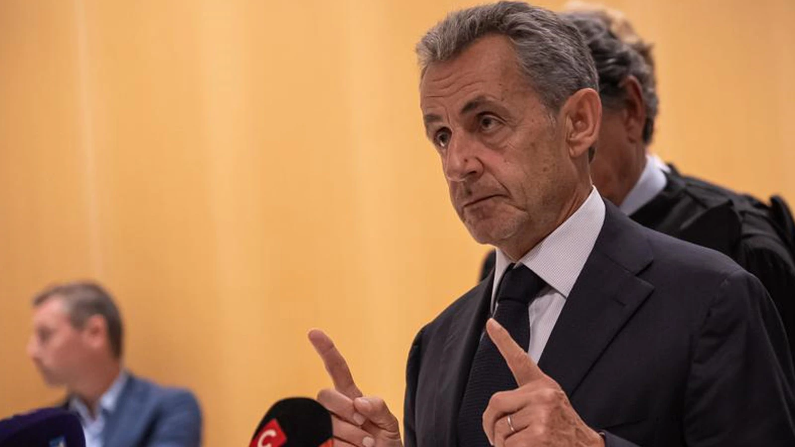Eski Fransa Cumhurbaşkanı Sarkozy, 21 Ekim'de cezaevine giriyor