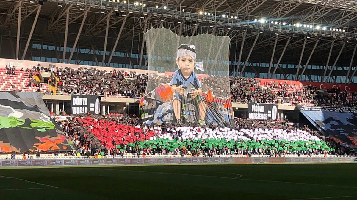 Sivasspor taraftarları Gazze'yi unutmadı!
