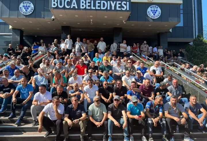 İzmir'de Buca Belediyesi'nde bazı çalışanlar iş bıraktı