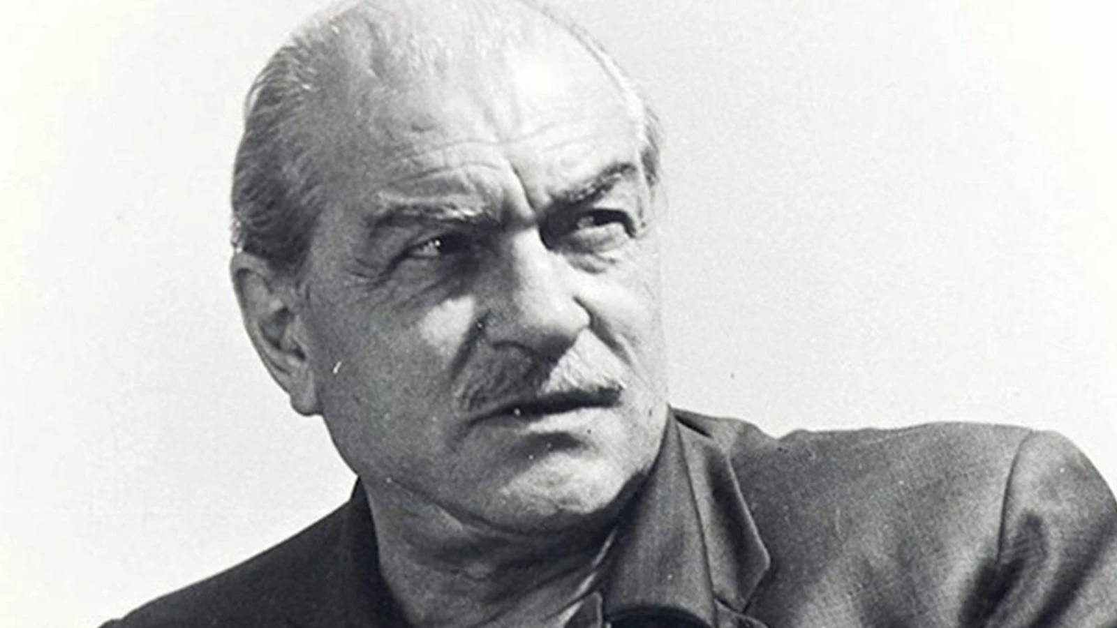 Türk edebiyatının yenilikçi ve öncü ismi: Kemal Tahir