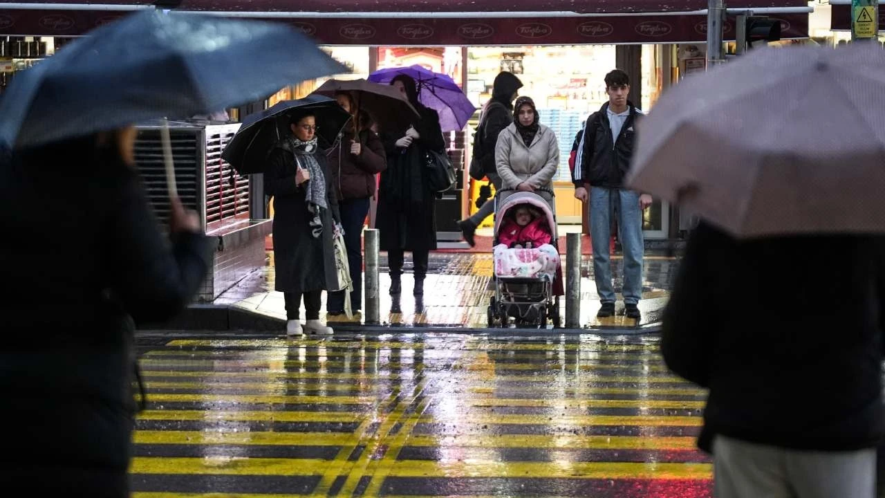 Meteoroloji il il açıkladı: 14 ilde sağanak, 11 kentte kar alarmı