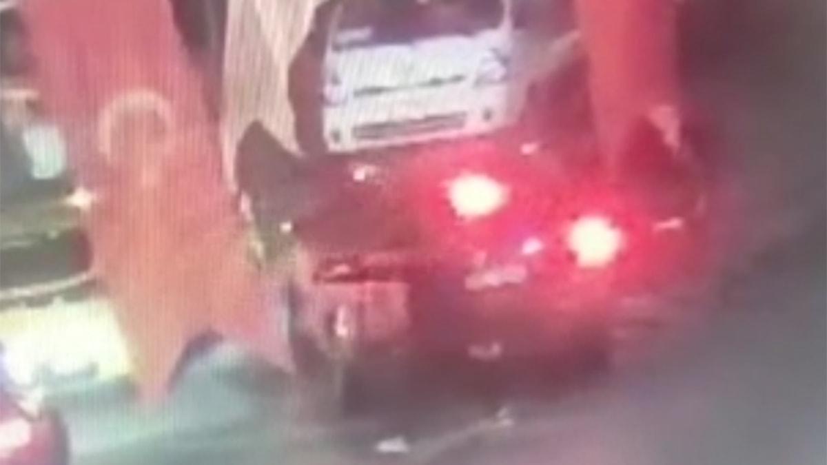 Yüzleri maskeli geldiler 17 yaşındaki çocuğu katlettiler