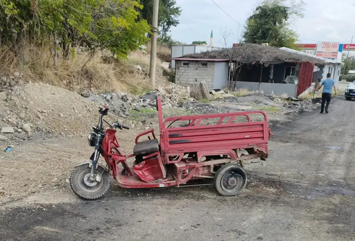 Otomobil İle Çarpışan Motosikletteki Baba-Kız Yaralandı