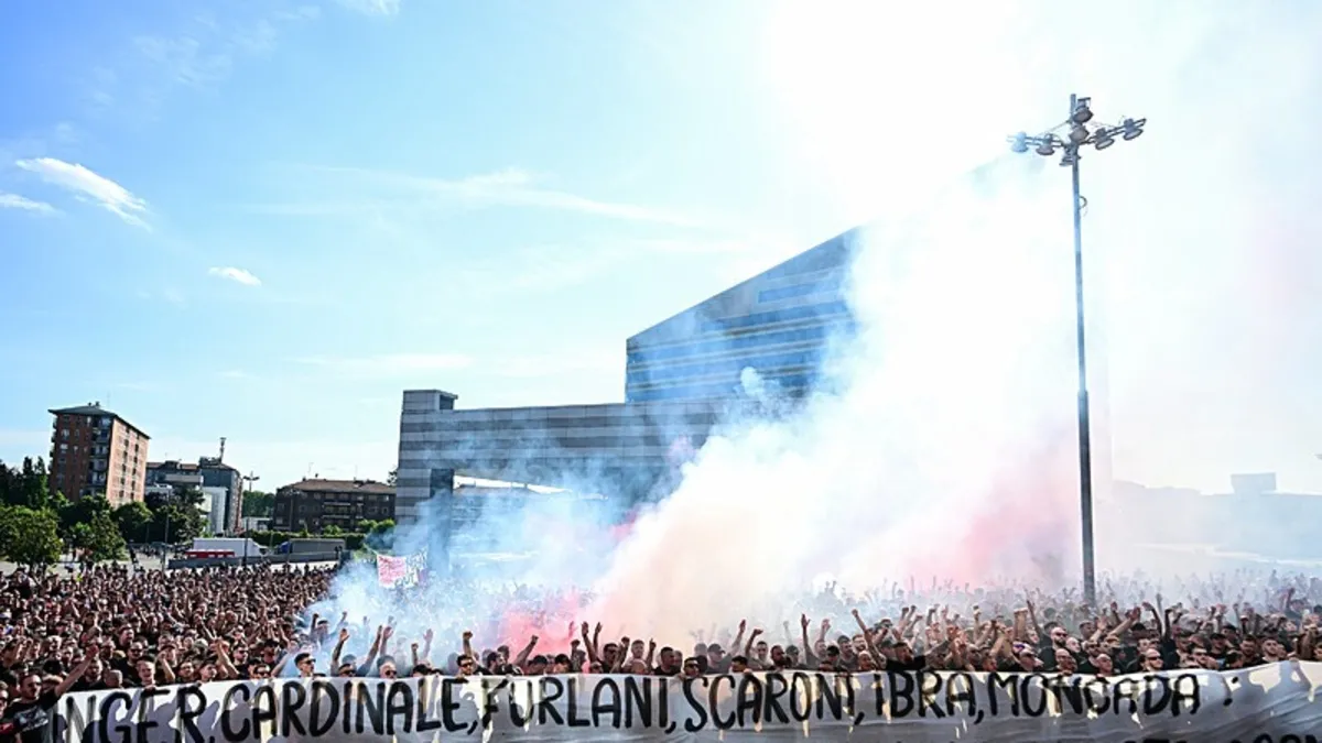 Milan taraftarından yönetime tepki